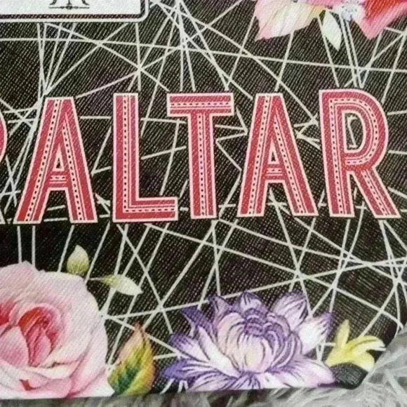 ***NWT*** ROBIN RUTH FLORAL GIBRALTAR WRISTLET - Picture 5 of 12